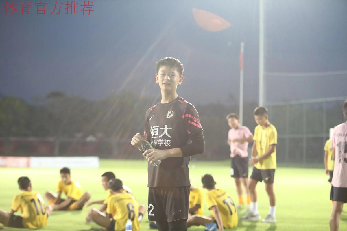 中青赛U-13半决赛首回合 李昊炎“帽子戏法”助大工附校客胜恒大足校 中青赛U-13半决赛首回合 李昊炎“帽子戏法”助大工附校客胜恒大足校